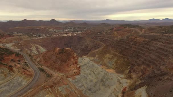 Bisbee Arizona露天矿 无人驾驶飞机瞄准镜 — 图库视频影像