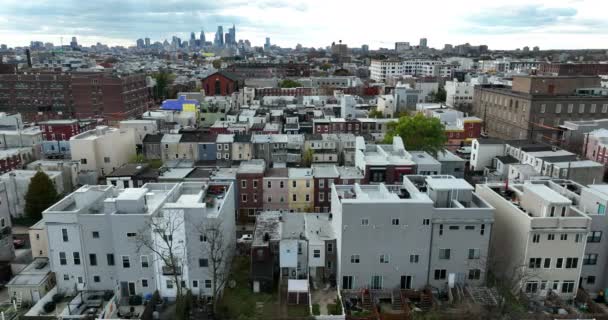 Luftaufnahmen Von Wohnhäusern Einer Amerikanischen Großstadt Den Usa Stadtsilhouette Bezirk — Stockvideo