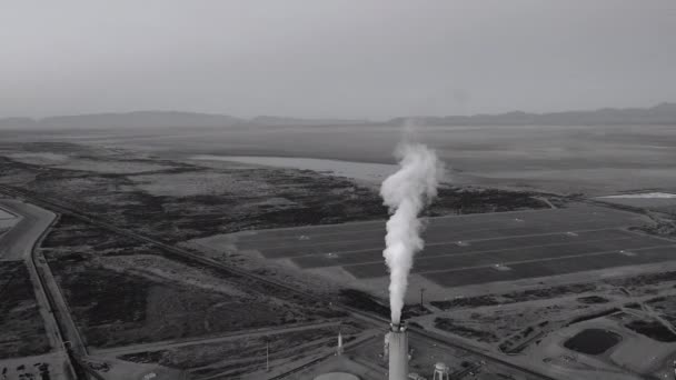 Schwarz Weißer Giftiger Rauch Von Petrochemischen Anlagen Globale Erwärmung Und — Stockvideo