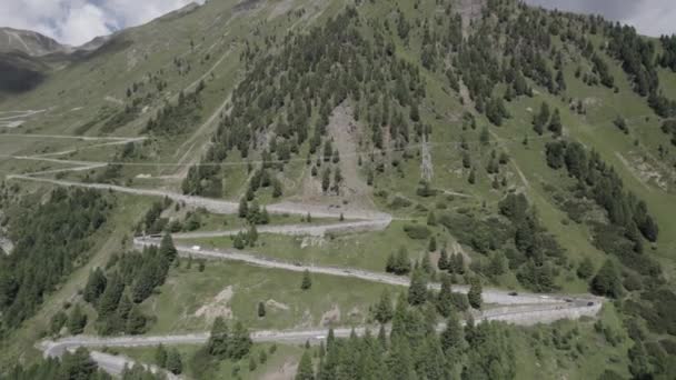Reverse Plane Drone Vídeo Meandering Climb Stelvio Pass — Vídeo de Stock