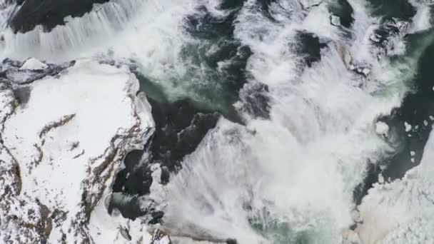 Svarta Nehri Nde Reykjafoss Şelalesi Skagafjordur Zlanda Kayaların Arasından Akan — Stok video