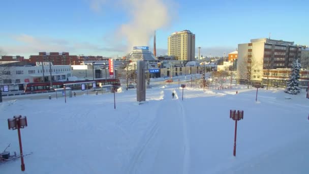 Dron Latający Tyłu Słonecznym Tampere Finlandia — Wideo stockowe