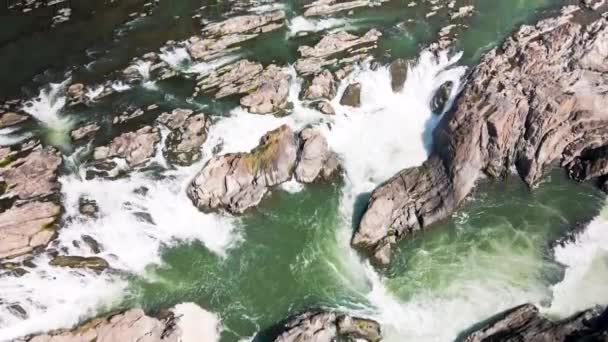 Cascada Preah Nimith Formaciones Rocosas Erosionadas Naturales Del Poderoso Río — Vídeos de Stock