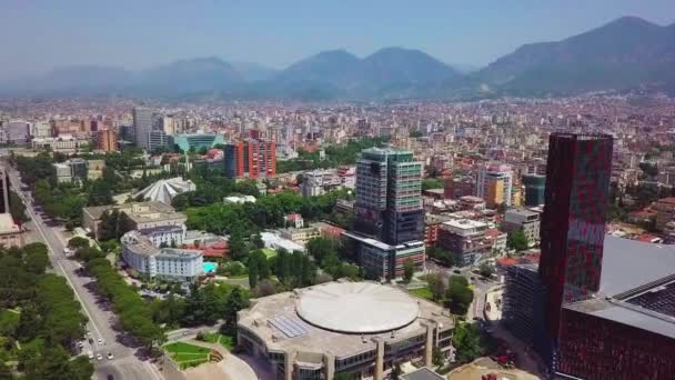 Centro Cidade Vibrante Movimentada Cidade Tirana Albânia Europa Oriental Flyover — Vídeo de Stock