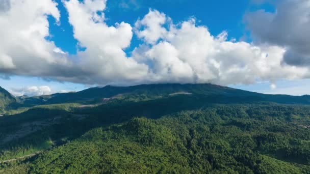 Légi Dolly Timelapse Felhők Megy Csúcson Calbuco Vulkán Lezárva — Stock videók