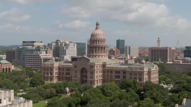 Telephoto Panning Antenna Austin Texas Állam Capitol Épület Délben Felhők — Stock videók