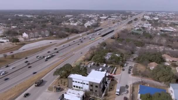 Luftaufnahme Der Interstate Der Nähe Der Innenstadt Von Rock Texas — Stockvideo