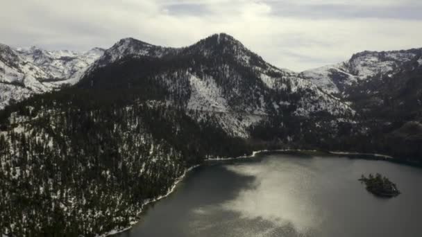 Beautiful Aerial Footage Lake Tahoe Surrounding Mountains Gorgeous Blue Water — Stock Video