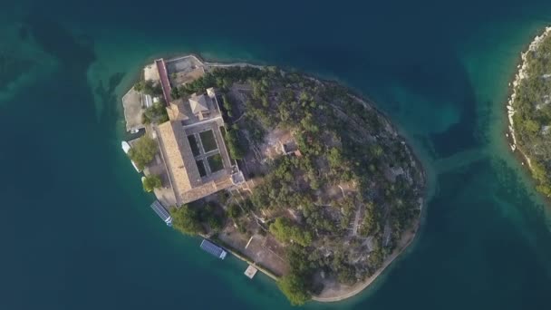 Aerial Hırvatistan Adriyatik Denizi Ndeki Mljet Adasındaki Ortaçağ Manastırı — Stok video