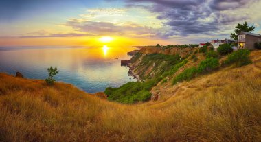 Cape fiolent dramatik günbatımında. Crimea