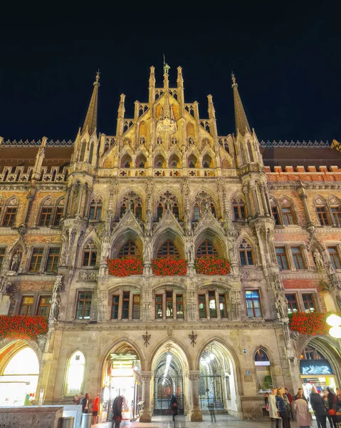 Dramática Vista Nocturna Marienplatz Ayuntamiento Munich Hermosa Fachada Rathaus Gótico — Foto de Stock