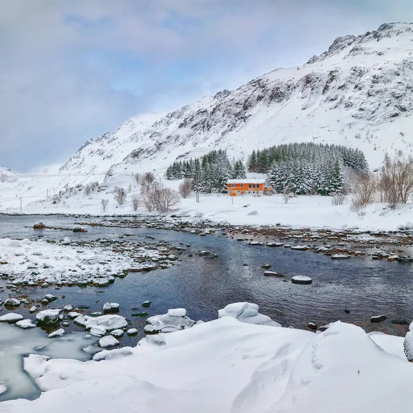 Scène Hivernale Merveilleuse Kartfjorden Sur Île Vestvagoy Avec Des Sommets — Photo