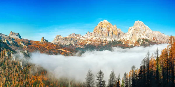 Paisaje Soleado Otoño Con Vista Tofana Rozes Cinque Torri Ubicación — Foto de Stock