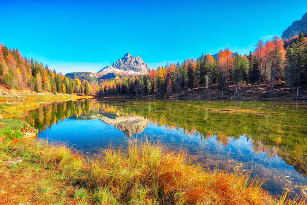 Erstaunlicher Blick Auf Das Beliebte Reiseziel Bergsee Antorno Herbst Ort — Stockfoto