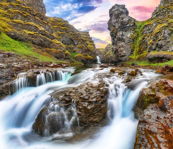 Spectaculair Uitzicht Kolugljufur Canyon Kolufossar Watervallen Kolugljufur Kloof Ligt Aan — Stockfoto