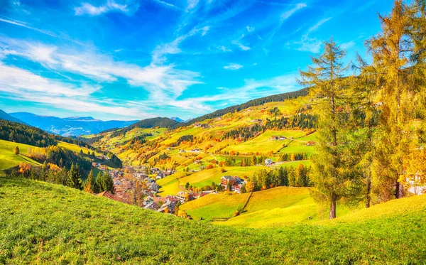 Farbenfrohe Herbstlandschaft Des Herrlichen Dorfes Santa Maddalena Den Dolomiten Lage — Stockfoto