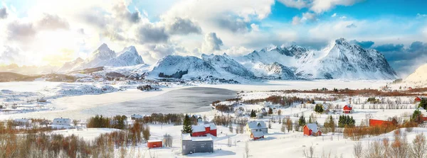 Paisagem Inverno Tirar Fôlego Sobre Aldeia Bostad Lago Torvdalshalsen Visto — Fotografia de Stock