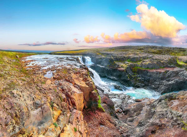 Cachoeira Incrível Kolufossar Verão Dia Ensolarado Destino Viagem Turística Popular — Fotografia de Stock