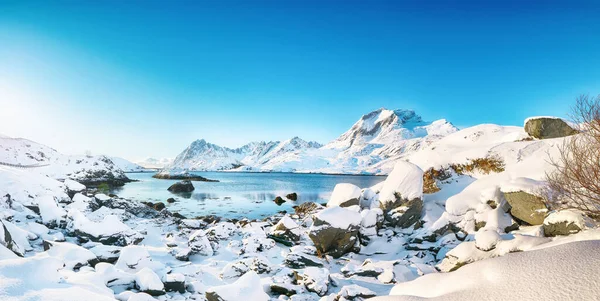 Excelente Vista Inverno Estreito Sundstraumen Que Separa Ilhas Moskenesoya Flakstadoya — Fotografia de Stock