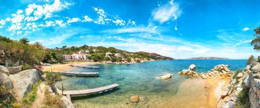 Porto Rafael tatil köyünün büyüleyici manzarası. Akdeniz 'in resimli deniz manzarası. Konum: Porto Rafael, Olbia Tempio ili, Sardunya, İtalya, Avrupa