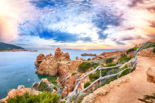 令人惊讶的热门旅游目的地科斯塔帕拉迪索 地中海风景如画的陆地景观 Costa Paradiso Province Sassari Sardinia Italy Europe — 图库照片