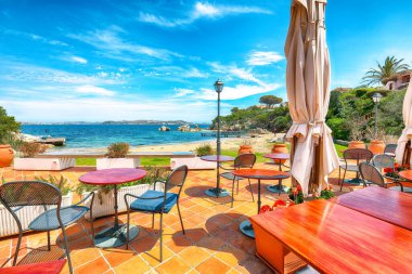 Plaj barından Porto Rafael 'in muhteşem manzarası. Meşhur seyahat yeri. Konum: Porto Rafael, Olbia Tempio ili, Sardunya, İtalya, Avrupa