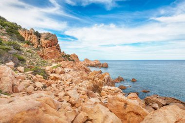 Popüler seyahat merkezi Costa Paradiso 'nun göz kamaştırıcı manzarası. Akdeniz 'in pitoresk manzarası. Konum: Costa Paradiso, Sassari ili, Sardunya, İtalya, Avrupa