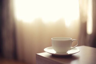 Kahve üzerinde arka plan bulanık