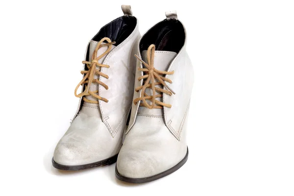 Ženské šedé semišové boty — Stock fotografie