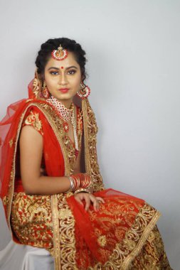 Hint BRIDAL makyajı, gelin makyajı saç stili, son Hint gelinliği makyajı. Düğün makyajı resimleri