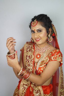 Hint BRIDAL makyajı, gelin makyajı saç stili, son Hint gelinliği makyajı. Düğün makyajı resimleri