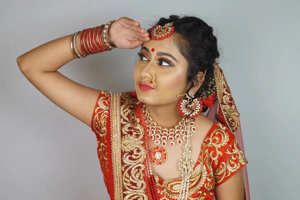 Indian BRIDAL Makeup , Bridal makeup hairstyle , Latest Indian bridal makeup . Wedding makeup images