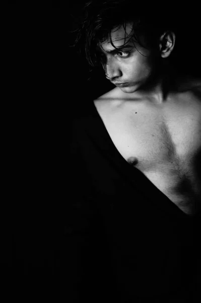 Темный Портрет Красавца Высокий Темный Красивый Черно Белый Став Харат — стоковое фото