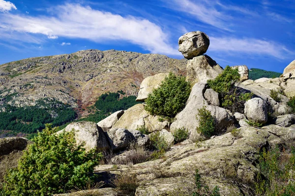 Paesaggio Montano Grandi Rocce Granitiche Alte Formazioni Rocciose Con Varie — Foto Stock