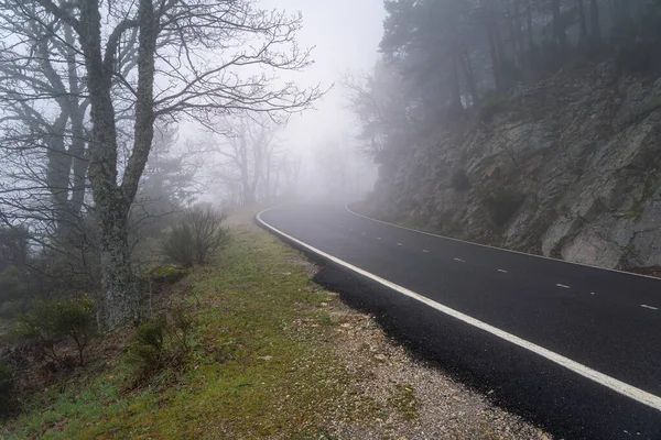 Curved Mountain Road Heavy Foggy Day Very Low Visibility Morcuera — Stock Photo, Image