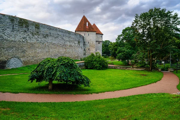 Torrette Murarie Medievali Tallinn Tramonto Estonia — Foto Stock