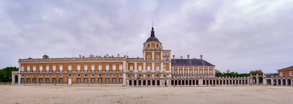 Grande Vista Panorâmica Lado Palácio Real Aranjuez Dia Nublado Amanhecer — Fotografia de Stock