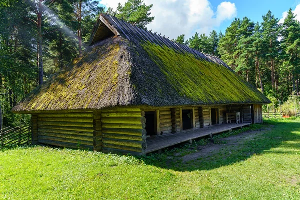 Nagyon Régi Hagyományos Ház Jellemző Észak Európában Fából Egy Tető — Stock Fotó