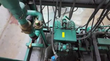 Büyük soğutma odaları için endüstriyel soğutma tesisatı kompresörleri, tüpleri ve diğer elementler