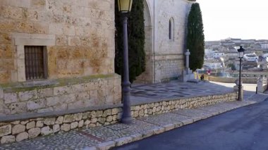 Madrid, Chinchon 'daki Assumption Kilisesi' nin ana cephesi.