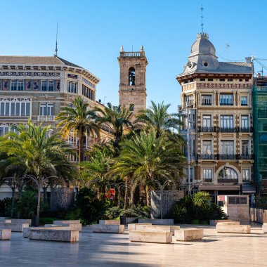 Plaza de la Reina tarihi Valencia şehrinde Fallas şenliklerinde güneşli bir günde
