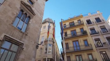 Valencia 'nın merkezinde hükümet binaları bulunan Plaza de Manises, İspanya