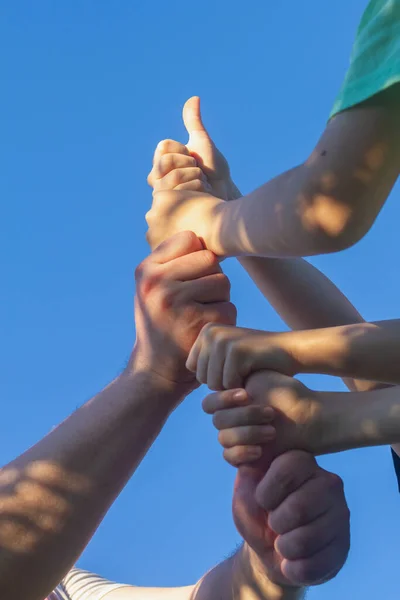 People Put Hands Each Other Sign Reciprocity Command — Stock Photo, Image