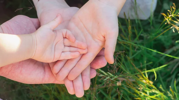 Family Members Parents Children Put Hands Each Other Sign Love — Stock Photo, Image