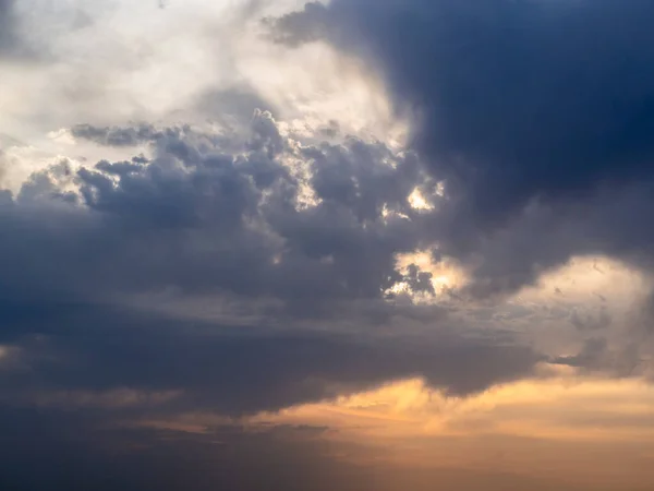 Matahari Terbenam Langit Untuk Latar Belakang Sinar Matahari Awan Berwarna — Stok Foto