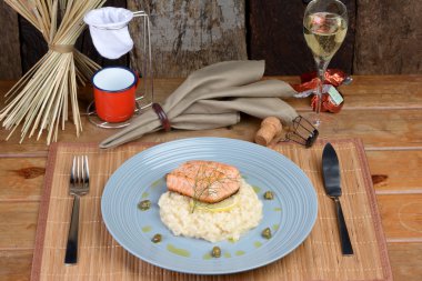 Limon ve dereotu risotto ile Somon fileto