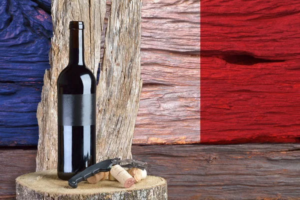 Garrafa de vinho com bandeira da França — Fotografia de Stock