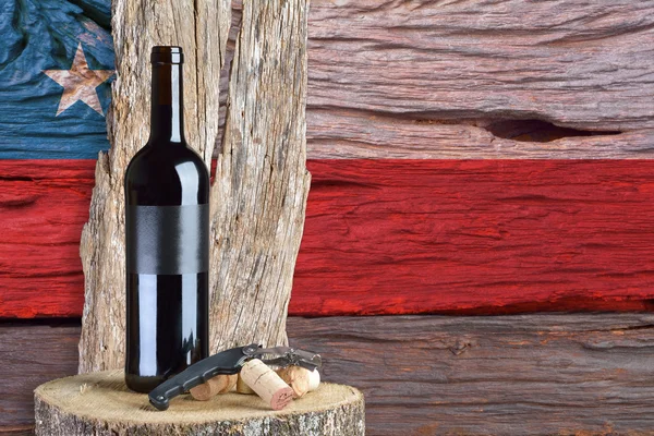 Botella de vino con bandera de Chile —  Fotos de Stock