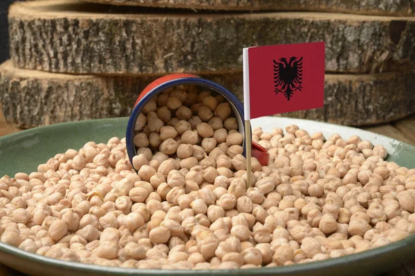 Garbanzos o Garbanzos con Bandera de Albania —  Fotos de Stock