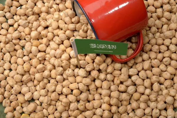 鹰嘴豆或鹰嘴豆与沙特阿拉伯国旗 — 图库照片